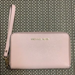 Michael Kors Light Pink Wristlet